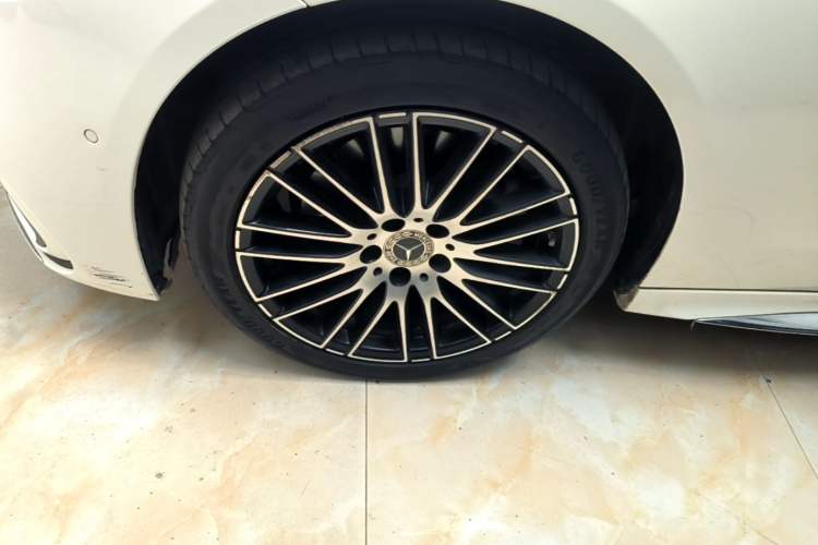 Used Mercedes-Benz C-Class 2022 Restyled C 260 L Sport Edition Left Front Wheel Hub