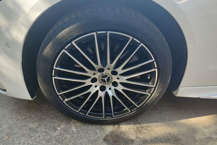 Used Mercedes-Benz C-Class 2022 Restyled C 260 L Sport Edition Left Front Wheel Hub