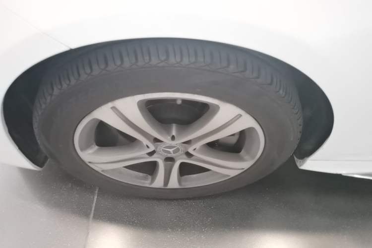Used Mercedes-Benz C-Class 2022 C 200 L Sport Edition Left Front Wheel Hub