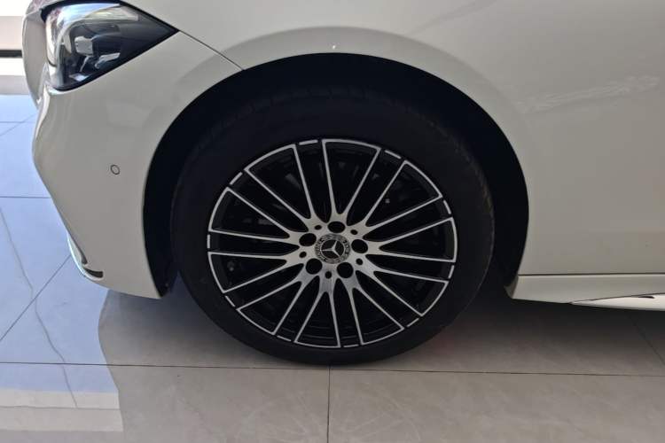 Used Mercedes-Benz C-Class 2022 Restyled C 260 L Sport Edition Left Front Wheel Hub