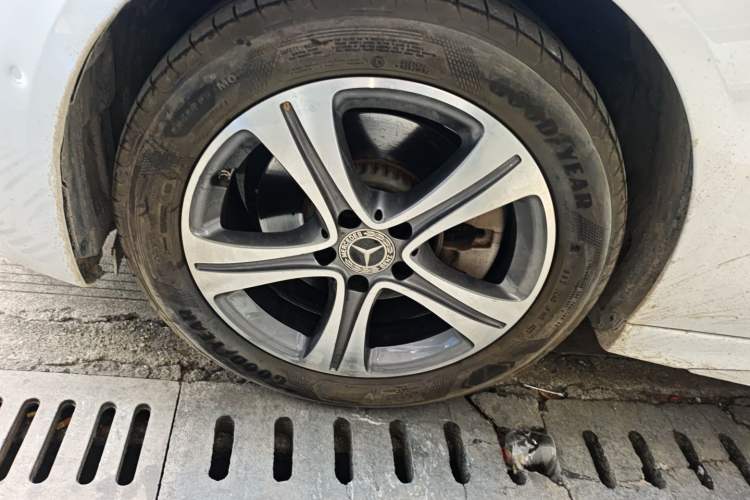Used Mercedes-Benz C-Class 2022 C 200 L Sport Edition Left Front Wheel Hub
