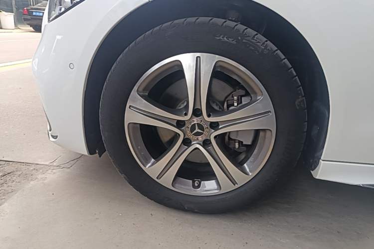 Used Mercedes-Benz C-Class 2022 Restyled C 200 L Sport Edition Left Front Wheel Hub