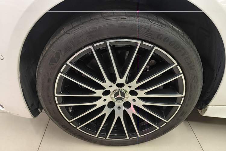 Used Mercedes-Benz C-Class 2022 Restyled C 260 L Sport Edition Left Front Wheel Hub