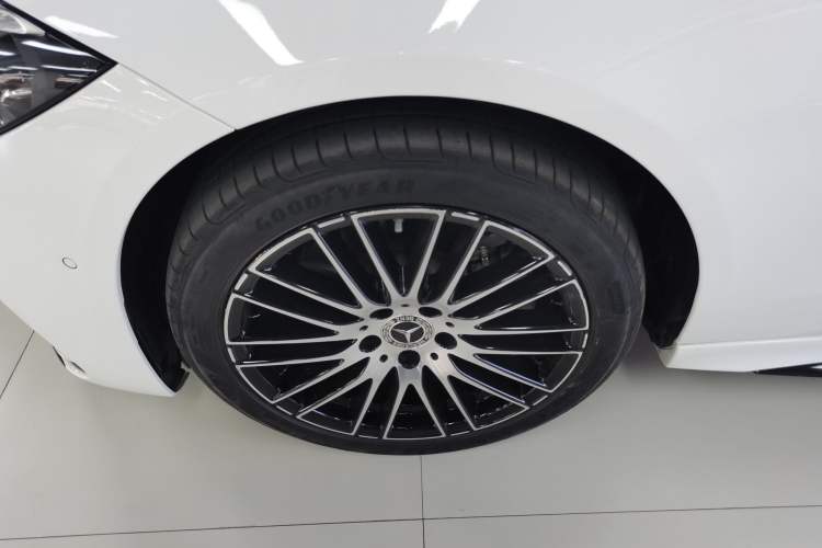 Used Mercedes-Benz C-Class 2022 Restyled C 260 L Sport Edition Left Front Wheel Hub