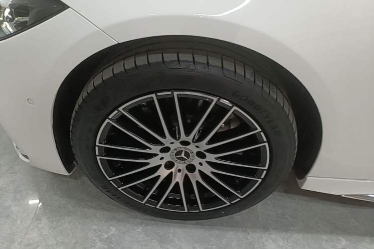Used Mercedes-Benz C-Class 2022 Restyled C 260 L Sport Edition Left Front Wheel Hub