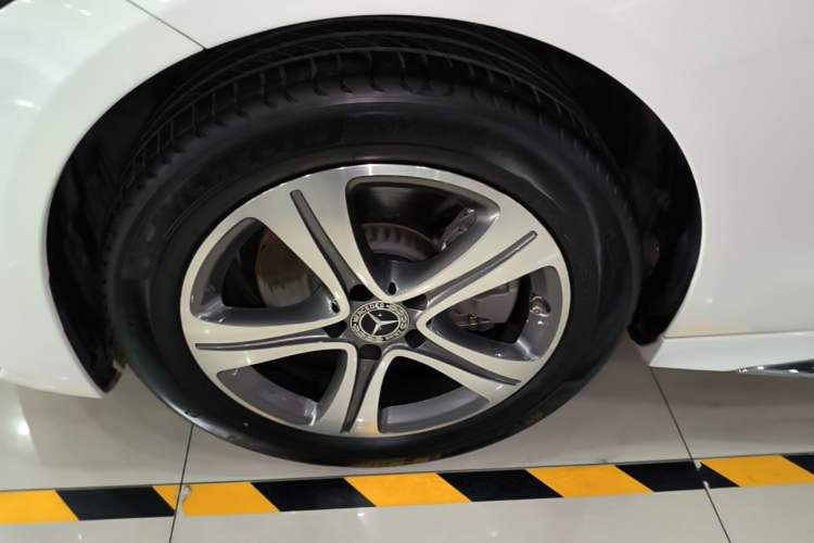 Used Mercedes-Benz C-Class 2022 Restyled C 200 L Sport Edition Left Front Wheel Hub