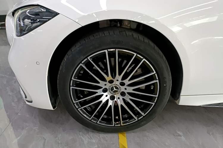 Used Mercedes-Benz C-Class 2022 Restyled C 260 L Sport Edition Left Front Wheel Hub