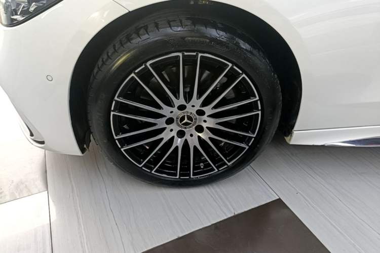 Used Mercedes-Benz C-Class 2022 Restyled C 260 L Sport Edition Left Front Wheel Hub