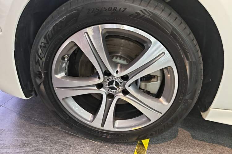 Used Mercedes-Benz C-Class 2022 Restyled C 200 L Sport Edition Left Front Wheel Hub
