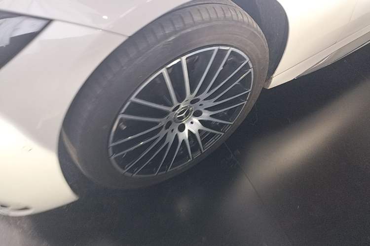 Used Mercedes-Benz C-Class 2022 C 260 L Sport Edition Left Front Wheel Hub