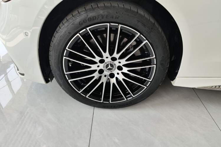 Used Mercedes-Benz C-Class 2022 Restyled C 260 L Sport Edition Left Front Wheel Hub