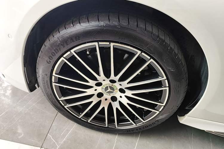 Used Mercedes-Benz C-Class 2022 C 260 L Sport Edition Left Front Wheel Hub