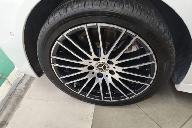 Used Mercedes-Benz C-Class 2022 Restyled C 260 L Sport Edition Left Front Wheel Hub
