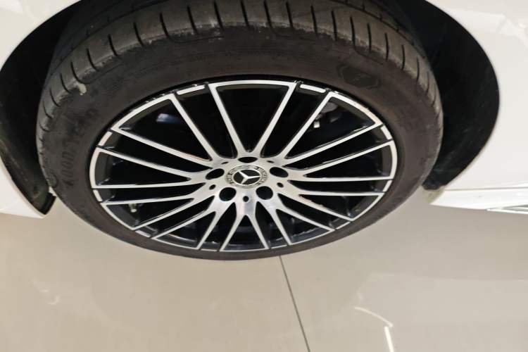 Used Mercedes-Benz C-Class 2022 Restyled C 260 L Sport Edition Left Front Wheel Hub