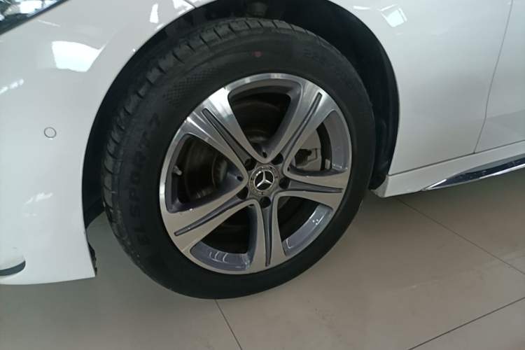 Used Mercedes-Benz C-Class 2022 Restyled C 200 L Sport Edition Left Front Wheel Hub