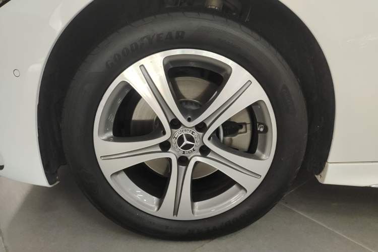 Used Mercedes-Benz C-Class 2022 Restyled C 200 L Sport Edition Left Front Wheel Hub