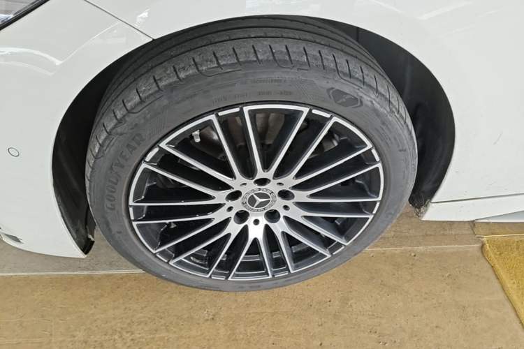 Used Mercedes-Benz C-Class 2022 Restyled C 260 L Sport Edition Left Front Wheel Hub