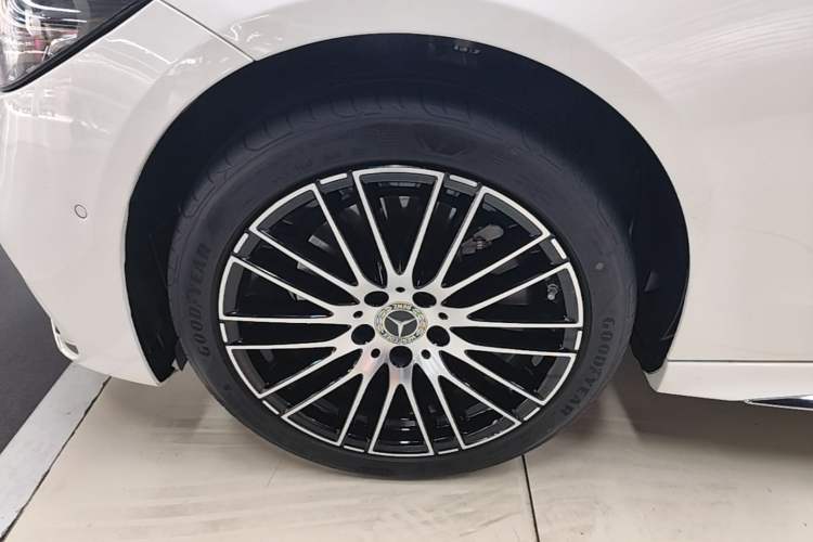 Used Mercedes-Benz C-Class 2022 C 260 L Sport Edition Left Front Wheel Hub