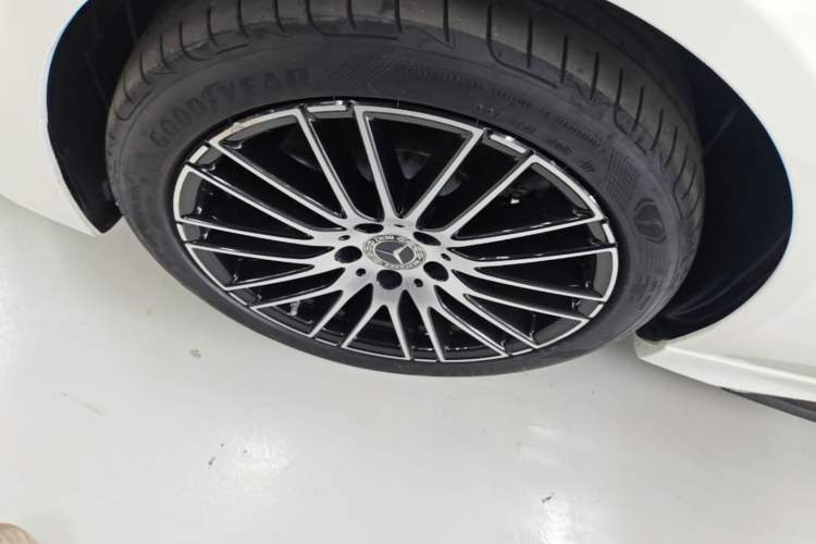 Used Mercedes-Benz C-Class 2022 Restyled C 260 L Sport Edition Left Front Wheel Hub