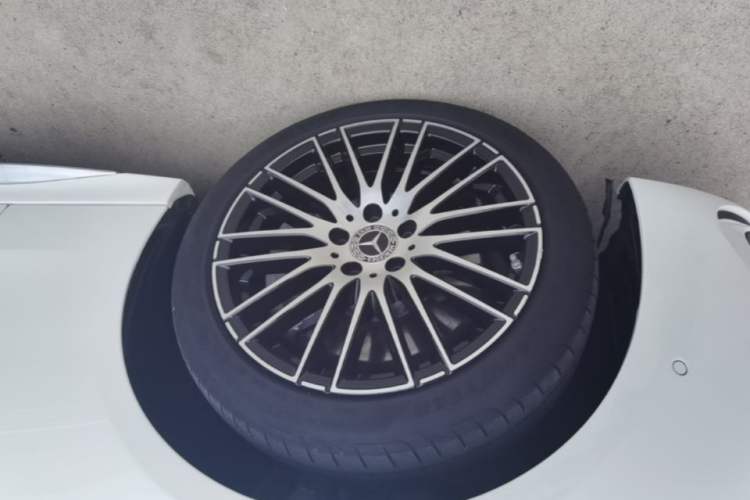 Used Mercedes-Benz C-Class 2022 Restyled C 260 L Sport Edition Left Front Wheel Hub