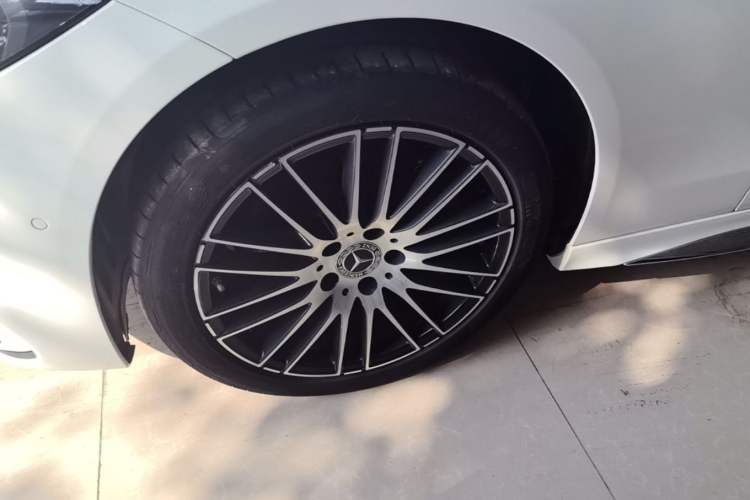 Used Mercedes-Benz C-Class 2022 Restyled C 260 L Sport Edition Left Front Wheel Hub
