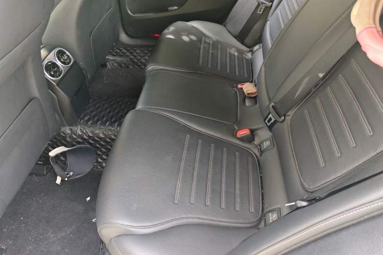 Used Mercedes-Benz C-Class 2022 C 200 L Sport Edition Left Rear Seat