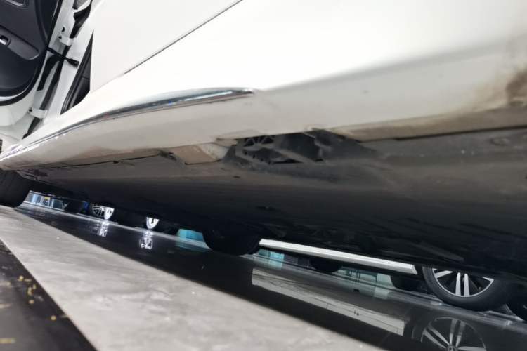 Used Mercedes-Benz C-Class 2022 Restyled C 200 L Sport Edition Left Side Sill