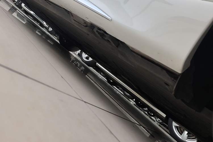 Used Mercedes-Benz C-Class 2022 Restyled C 260 L Sport Edition Left Side Sill