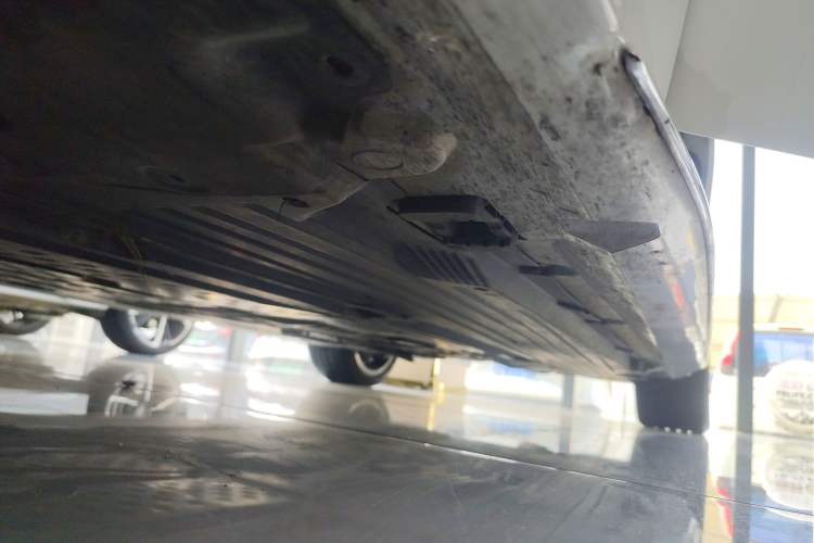 Used Mercedes-Benz C-Class 2022 Restyled C 260 L Sport Edition Left Side Sill