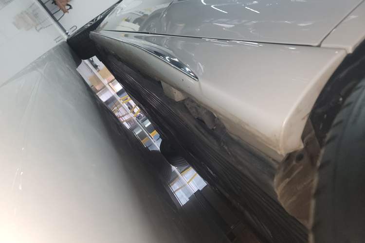 Used Mercedes-Benz C-Class 2022 C 260 L Sport Edition Left Side Sill