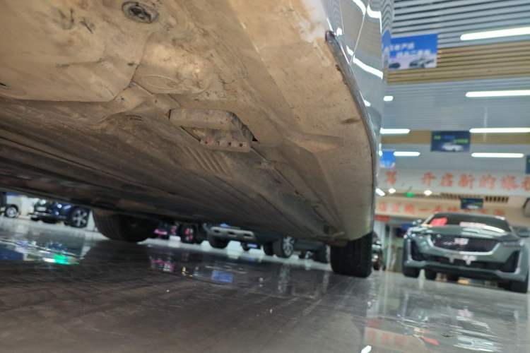 Used Mercedes-Benz C-Class 2022 C 200 L Sport Edition Left Side Sill