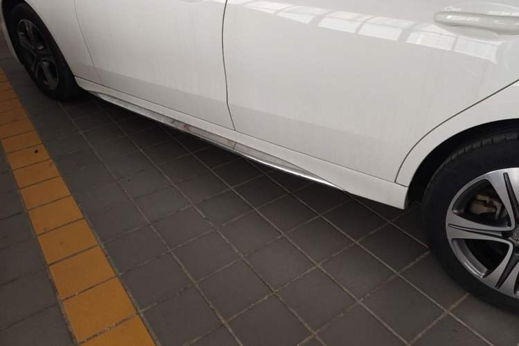Used Mercedes-Benz C-Class 2022 C 200 L Sport Edition Left Side Sill