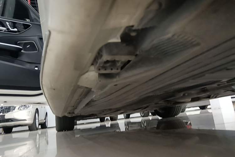 Used Mercedes-Benz C-Class 2022 Restyled C 260 L Sport Edition Left Side Sill
