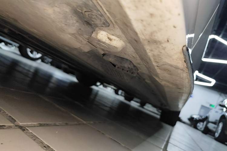 Used Mercedes-Benz C-Class 2022 Restyled C 200 L Sport Edition Left Side Sill