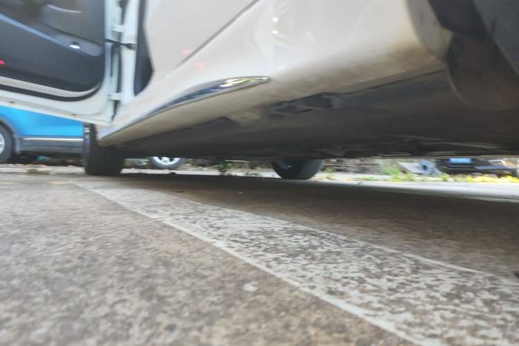 Used Mercedes-Benz C-Class 2022 Restyled C 260 L Sport Edition Left Side Sill