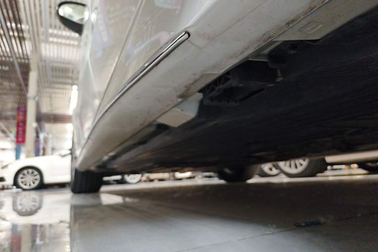 Used Mercedes-Benz C-Class 2022 Restyled C 200 L Sport Edition Left Side Sill