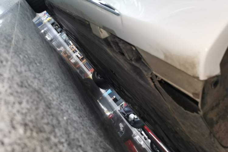 Used Mercedes-Benz C-Class 2022 C 200 L Sport Edition Left Side Sill