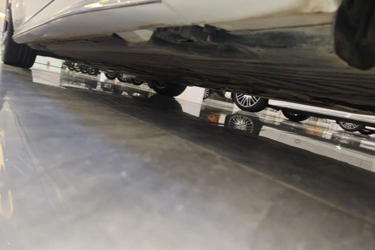 Used Mercedes-Benz C-Class 2022 Revised C 260 L Starry Night Sport Edition Left Side Sill