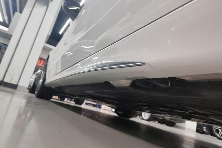 Used Mercedes-Benz C-Class 2022 C 260 L Sport Edition Left Side Sill