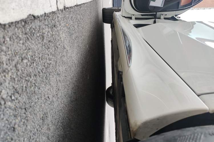 Used Mercedes-Benz C-Class 2022 C 260 L Sport Edition Left Side Sill