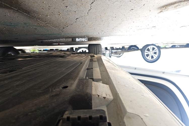 Used Mercedes-Benz C-Class 2022 C 200 L Sport Edition Left Side Sill