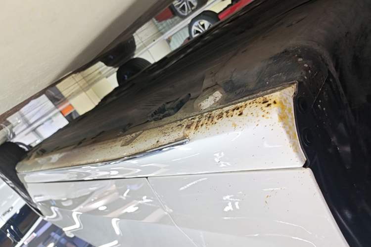 Used Mercedes-Benz C-Class 2022 C 200 L Sport Edition Left Side Sill