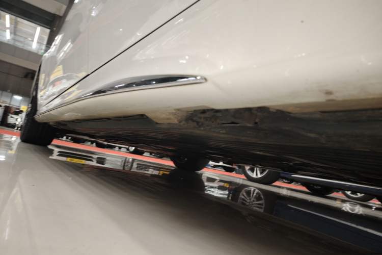 Used Mercedes-Benz C-Class 2022 C 260 L Obsidian Night Sport Edition Left Side Sill