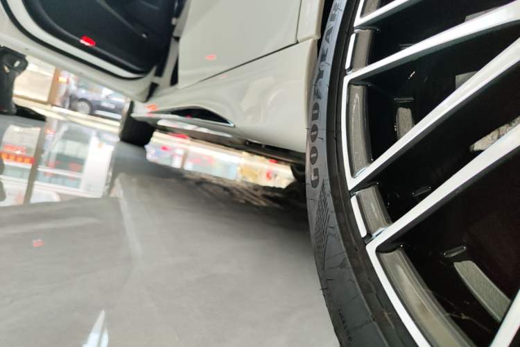 Used Mercedes-Benz C-Class 2022 Restyled C 260 L Sport Edition Left Side Sill
