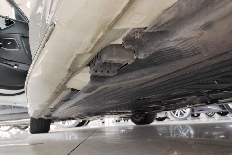 Used Mercedes-Benz C-Class 2022 C 200 L Sport Edition Left Side Sill