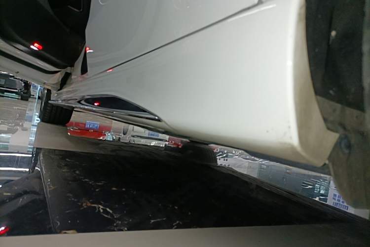 Used Mercedes-Benz C-Class 2022 Restyled C 200 L Sport Edition Left Side Sill