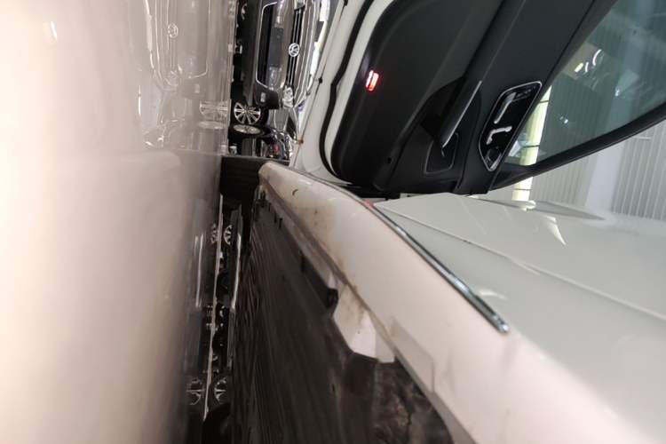 Used Mercedes-Benz C-Class 2022 C 200 L Sport Edition Left Side Sill