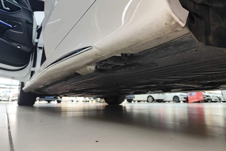 Used Mercedes-Benz C-Class 2022 C 260 L Sport Edition Left Side Sill
