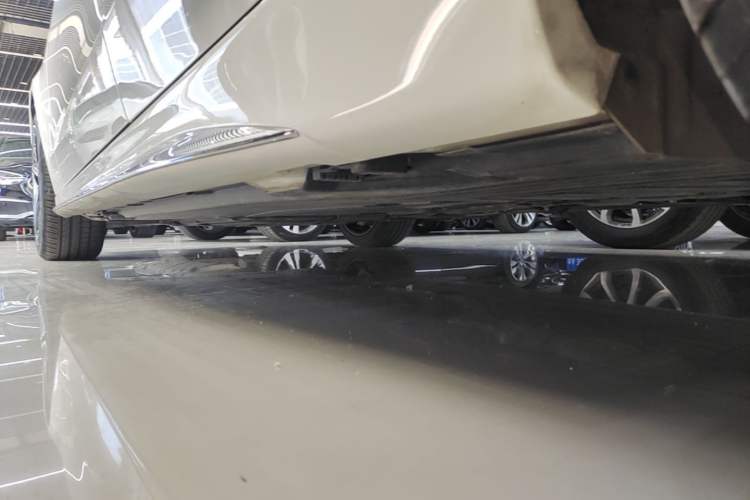 Used Mercedes-Benz C-Class 2022 C 200 L Sport Edition Left Side Sill