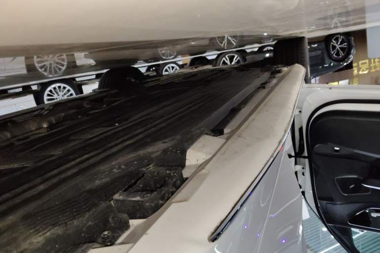 Used Mercedes-Benz C-Class 2022 C 200 L Sport Edition Left Side Sill